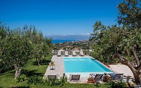 Villa Maria Con Piscina E Vista Mare